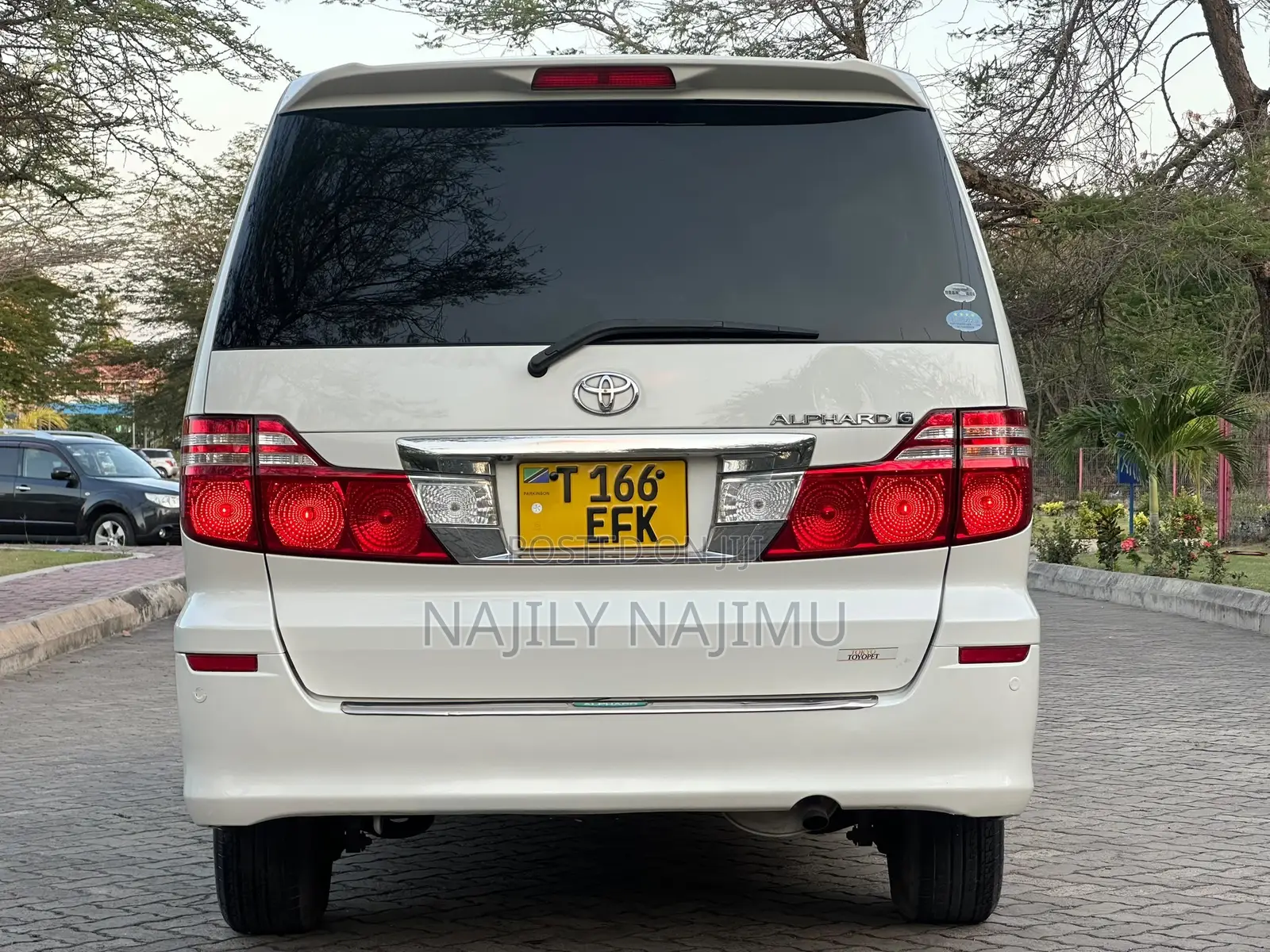 Toyota Alphard 2.4 Petrol FWD 2007 White