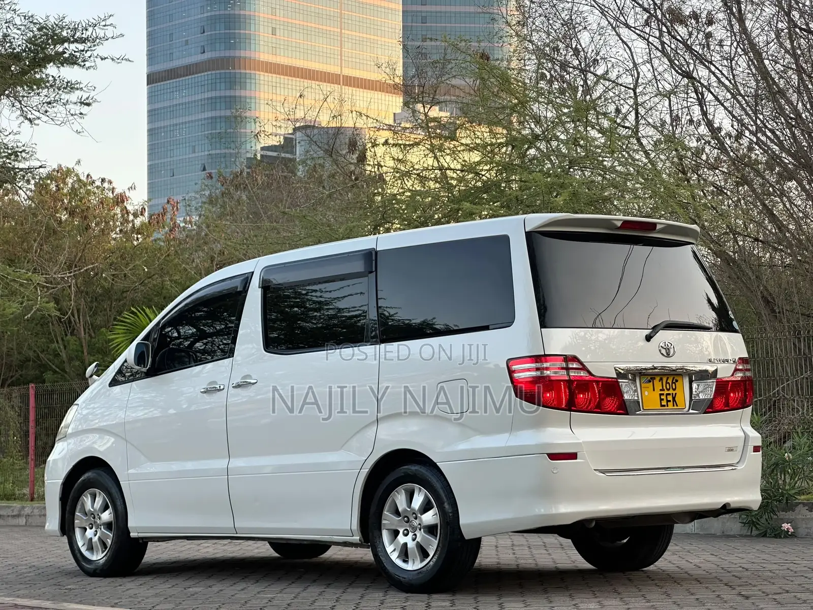Toyota Alphard 2.4 Petrol FWD 2007 White