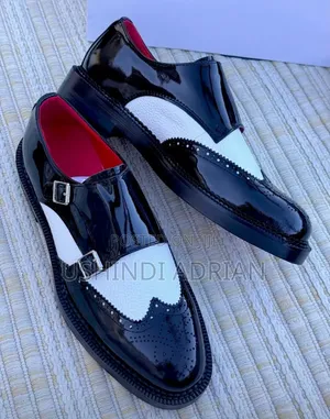 **Viatu Vya Kiume — Mwonekano Wa Kipekee!**