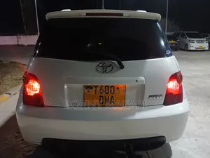 Toyota IST 2006 White