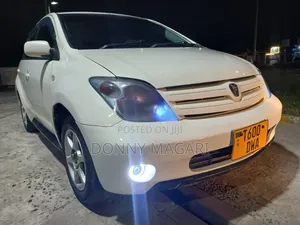 Toyota IST 2006 White