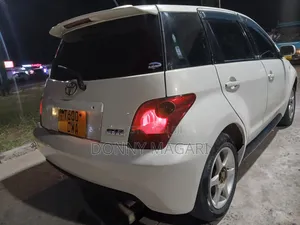 Toyota IST 2006 White