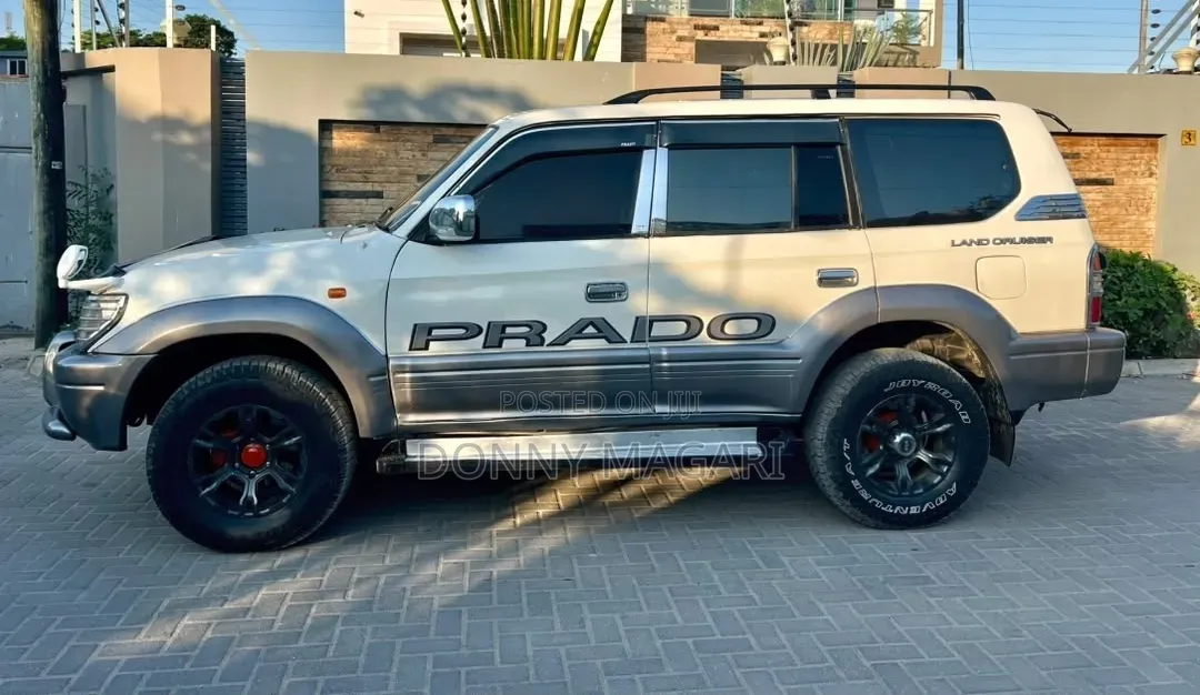 Toyota Land Cruiser Prado 2002 White