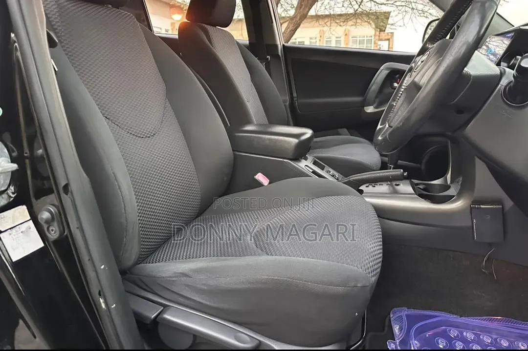 Toyota RAV4 2010 Black