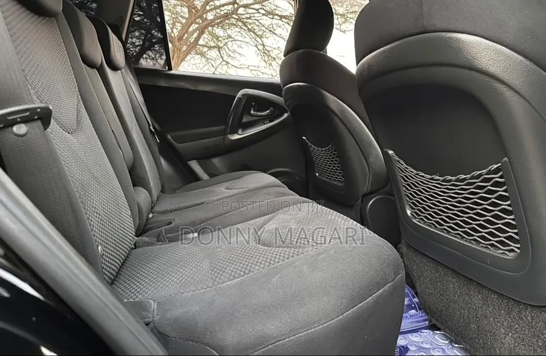 Toyota RAV4 2010 Black