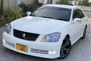 Toyota Crown 2006 White
