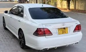 Toyota Crown 2006 White