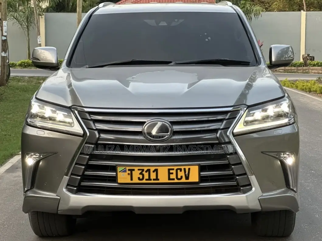 Lexus LX 500d 2022 Gray