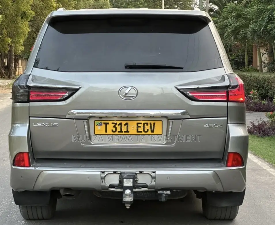 Lexus LX 500d 2022 Gray