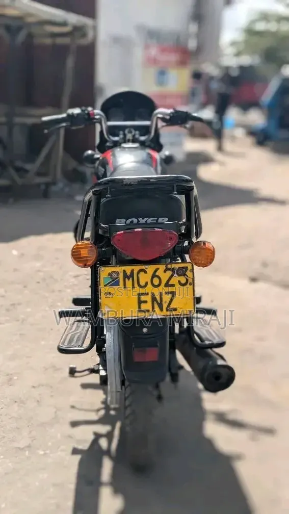 Bajaj Boxer X125 2026 Black
