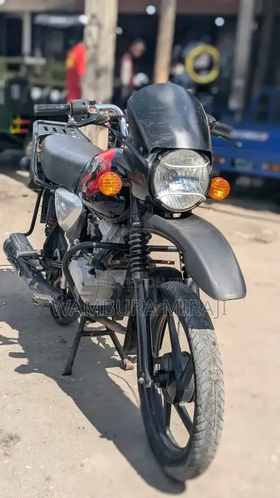Bajaj Boxer X125 2026 Black