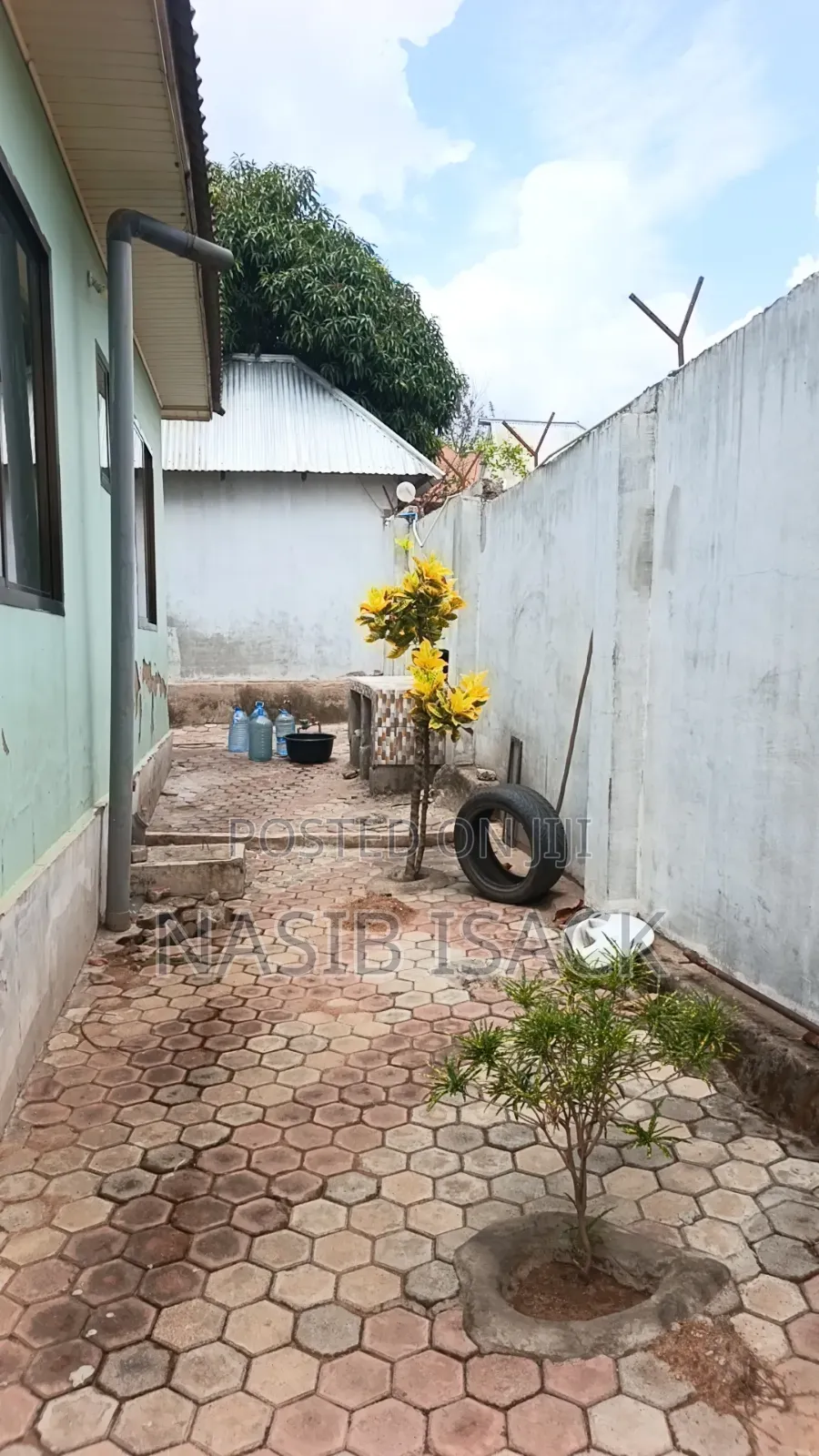 Furnished 3bdrm House in Mkolani for sale