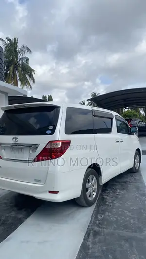 Toyota Alphard 2.4 Petrol AWD 2010 White