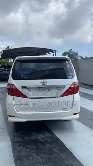 Toyota Alphard 2.4 Petrol AWD 2010 White