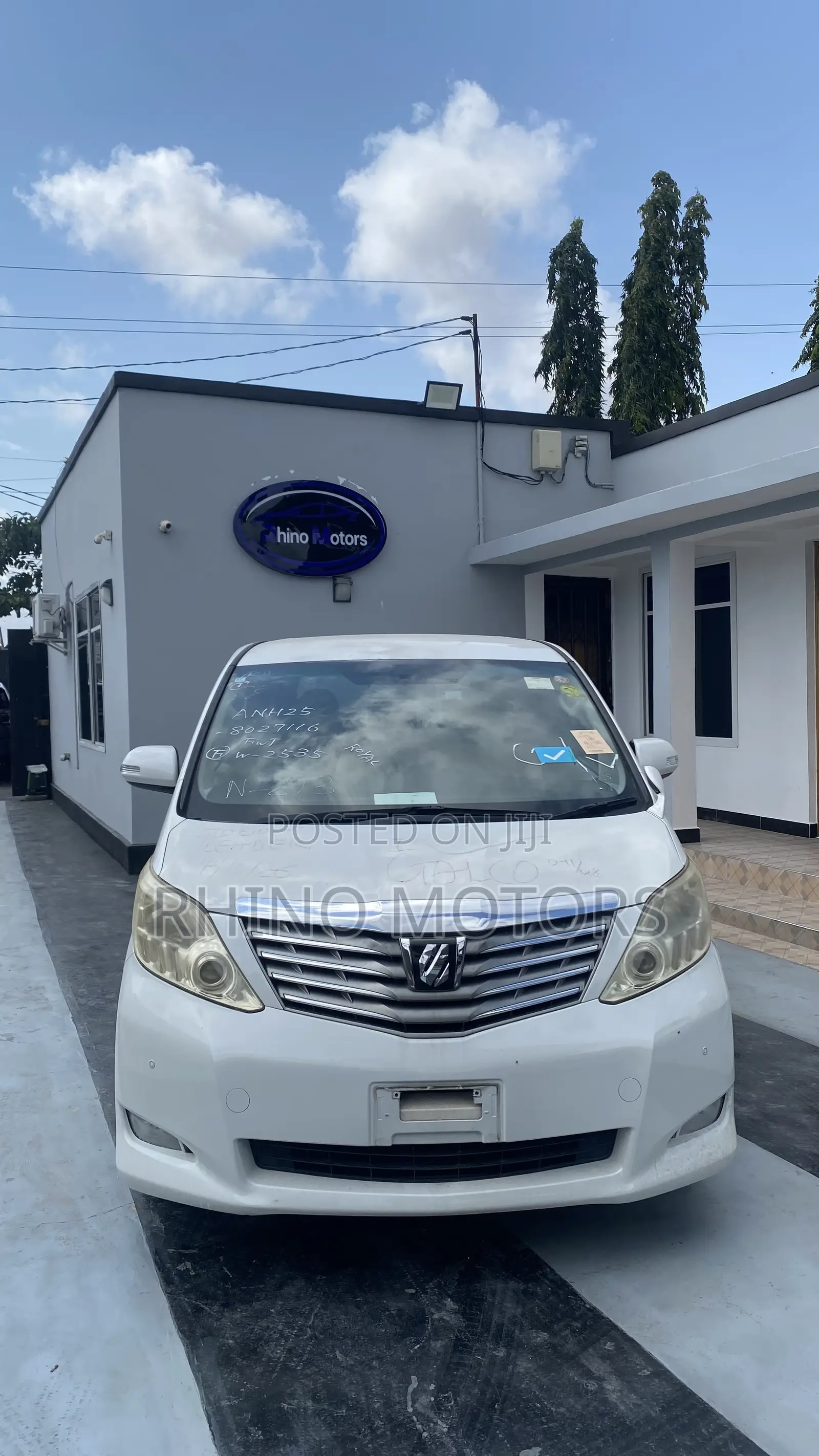 Toyota Alphard 2.4 Petrol AWD 2010 White