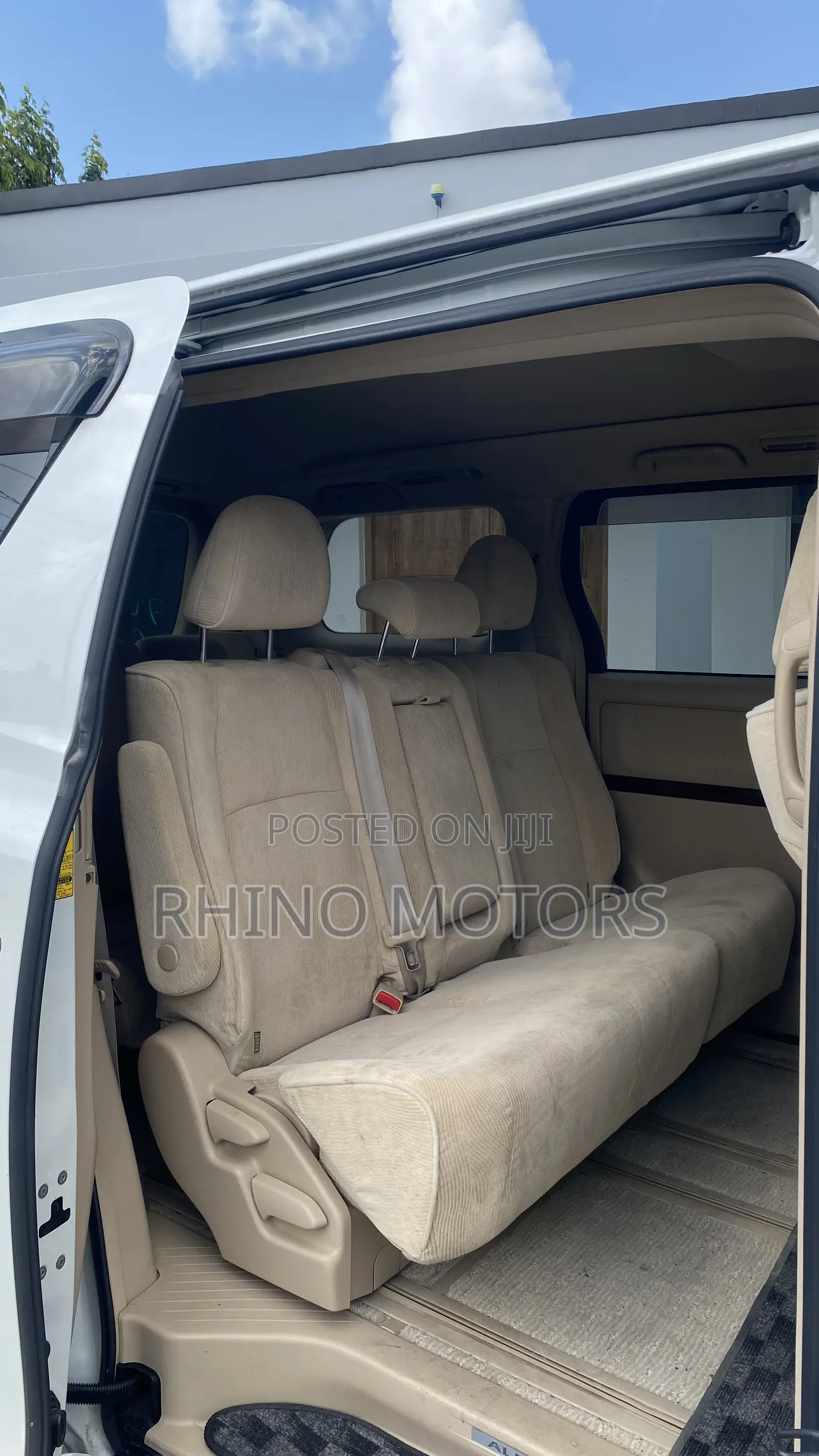 Toyota Alphard 2.4 Petrol AWD 2010 White