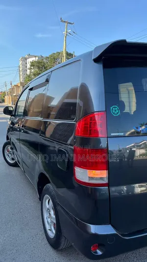 Toyota Noah 2002 Black