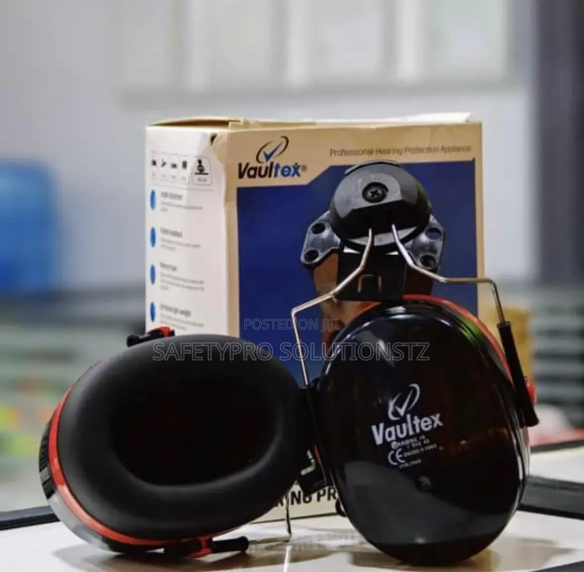 Mounting Earmuff (Hard Hat Attached)