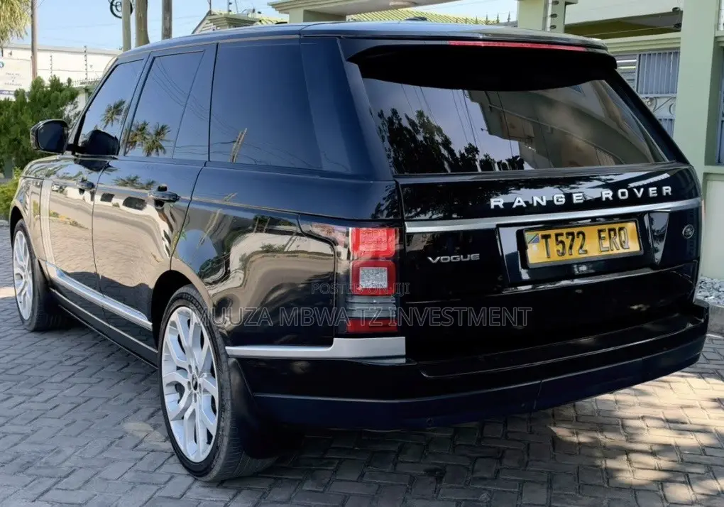 Land Rover Range Rover Vogue 2015 Black