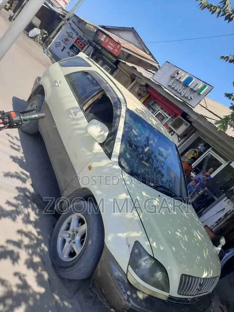 Toyota Harrier 2002 Pearl