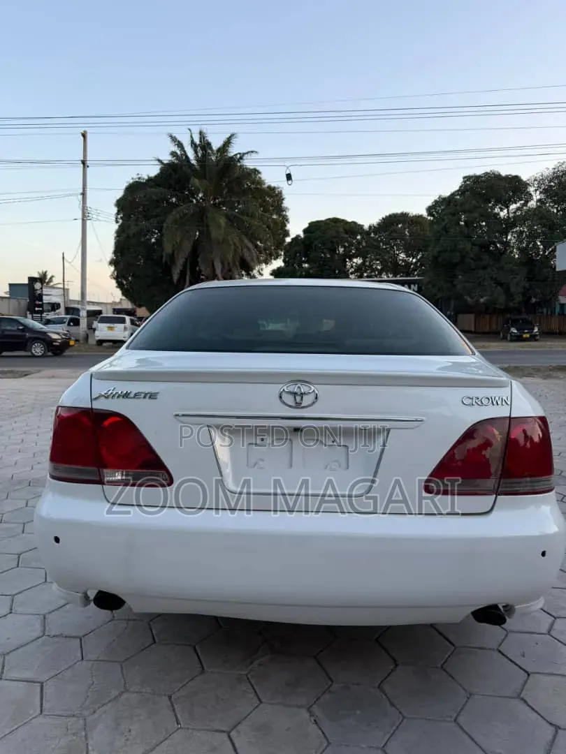 Toyota Crown Royale 2005 Pearl