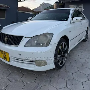 Toyota Crown Royale 2005 Pearl