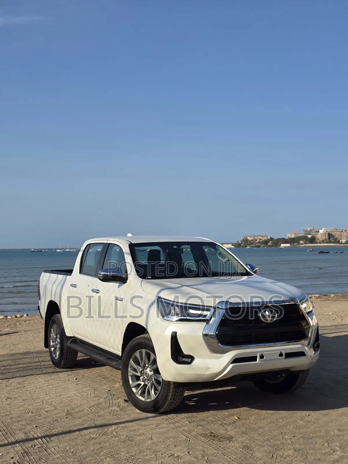 New Toyota Hilux 2025 White