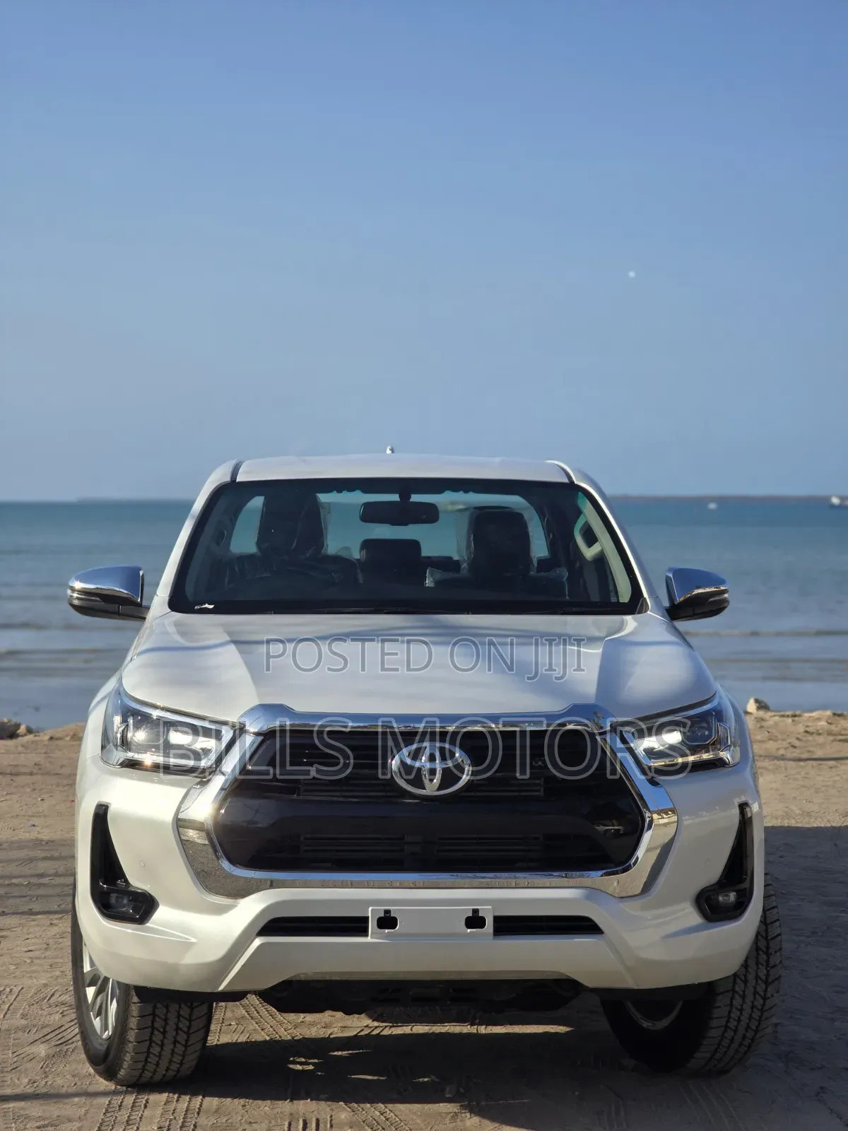 New Toyota Hilux 2025 White