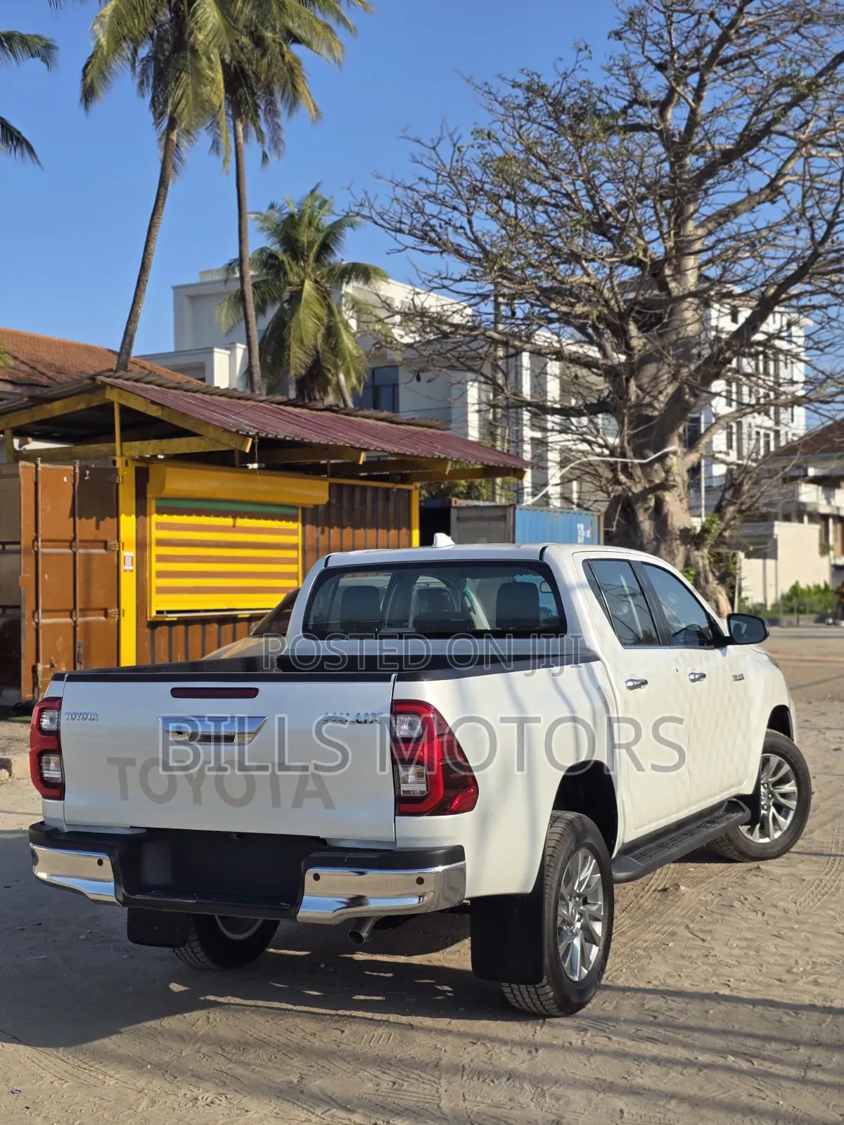 New Toyota Hilux 2025 White