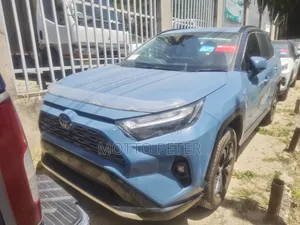 Toyota RAV4 2020 Blue