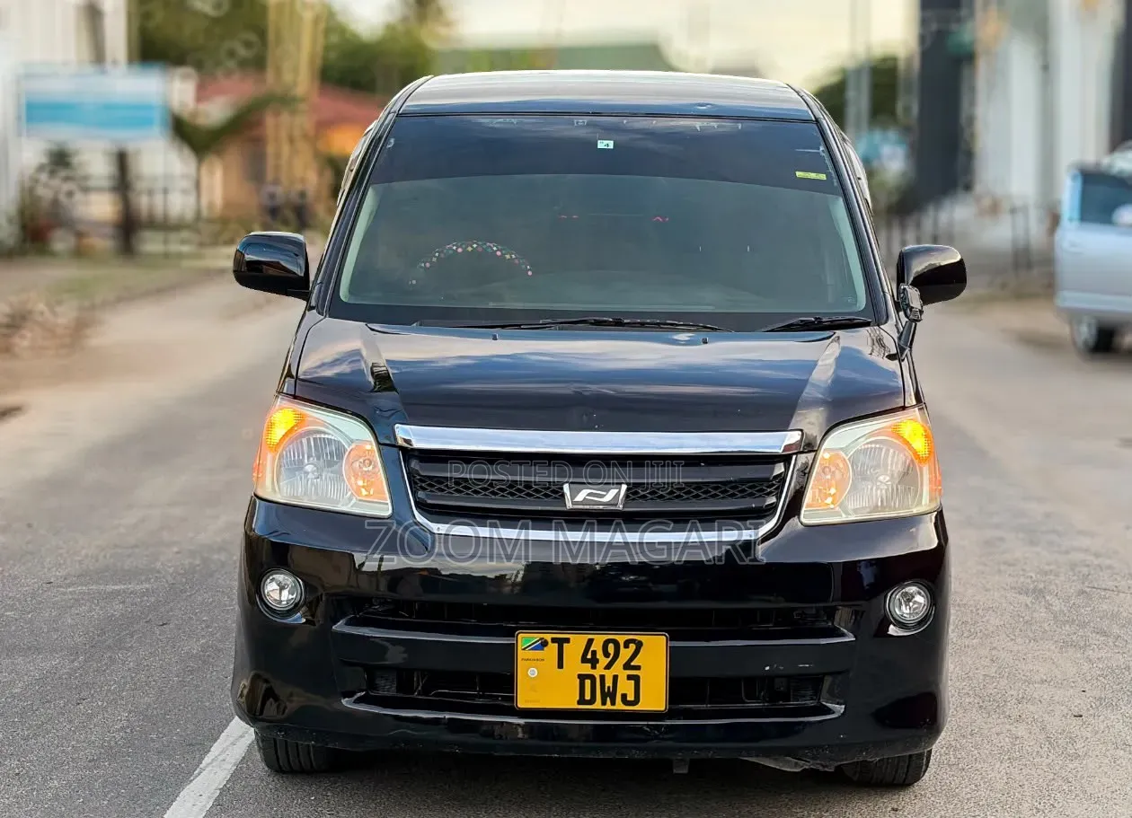 Toyota Noah 2009 Black