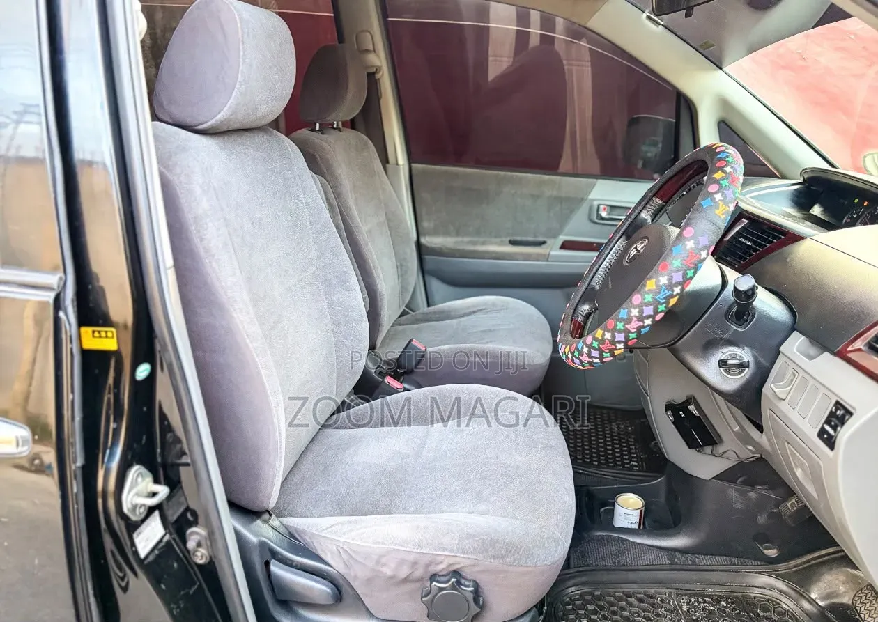 Toyota Noah 2009 Black