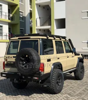 Toyota Land Cruiser 2023 Green