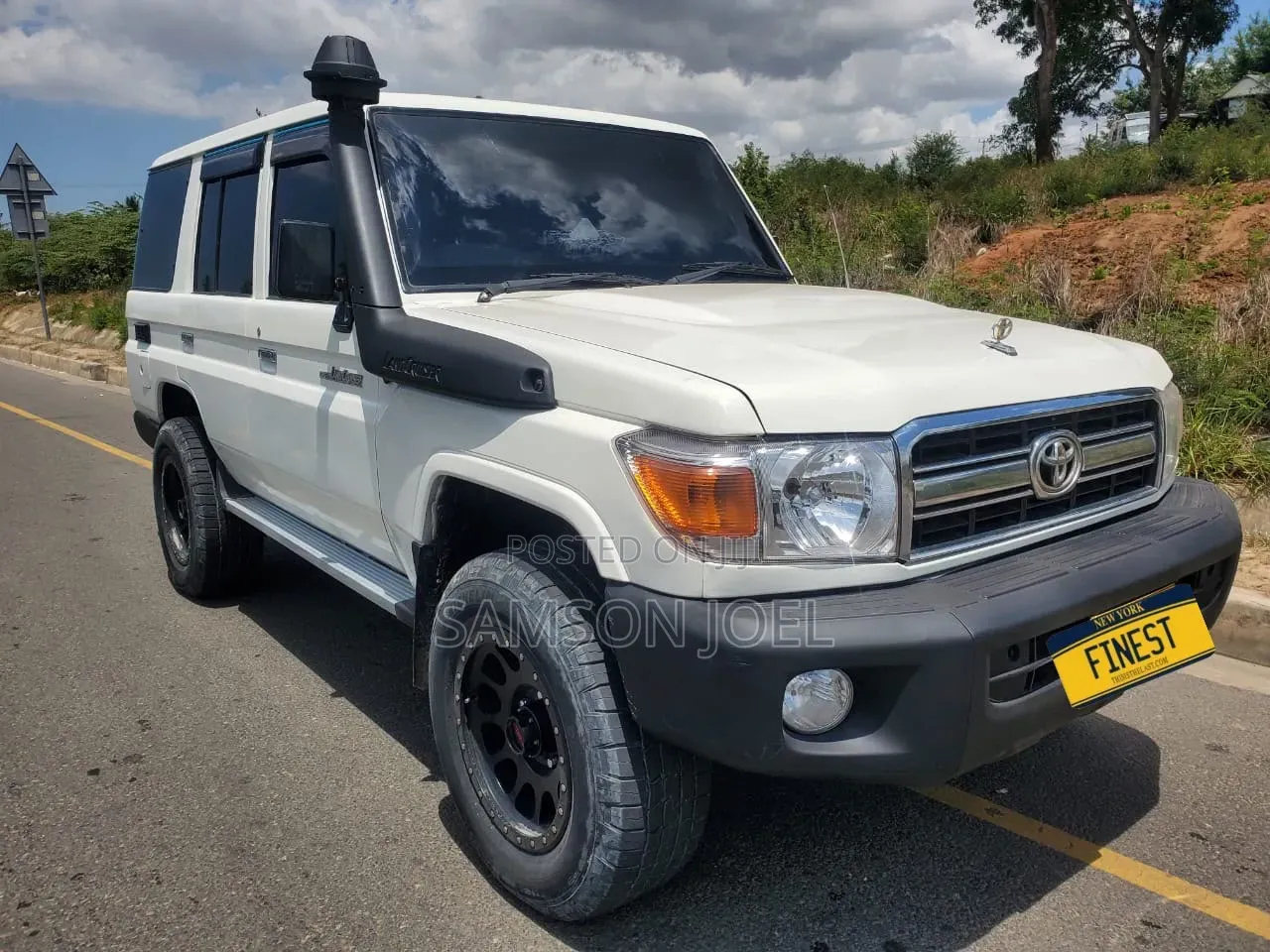 Toyota Land Cruiser 2013 White