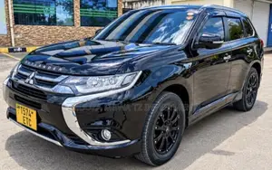 Mitsubishi Outlander 2.0 PHEV AWD 2016 Black
