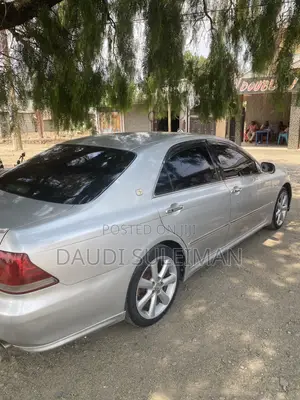 Toyota Crown 2005 Silver