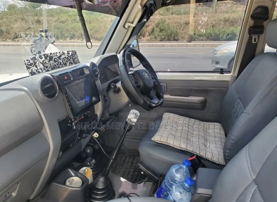 Toyota Land Cruiser 76 Series 2013 White