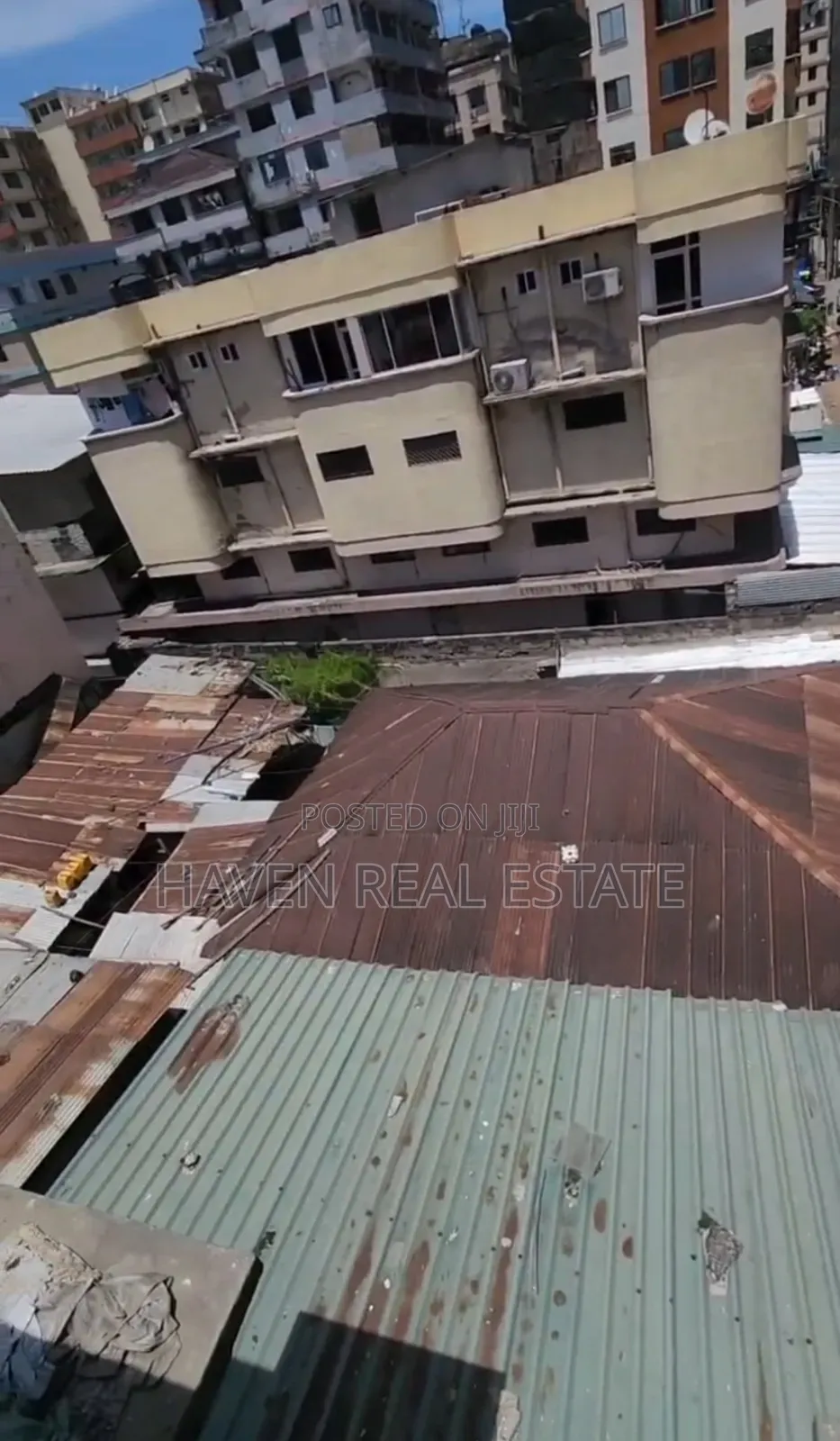 Kiwanja Kinauzwa Kariakoo