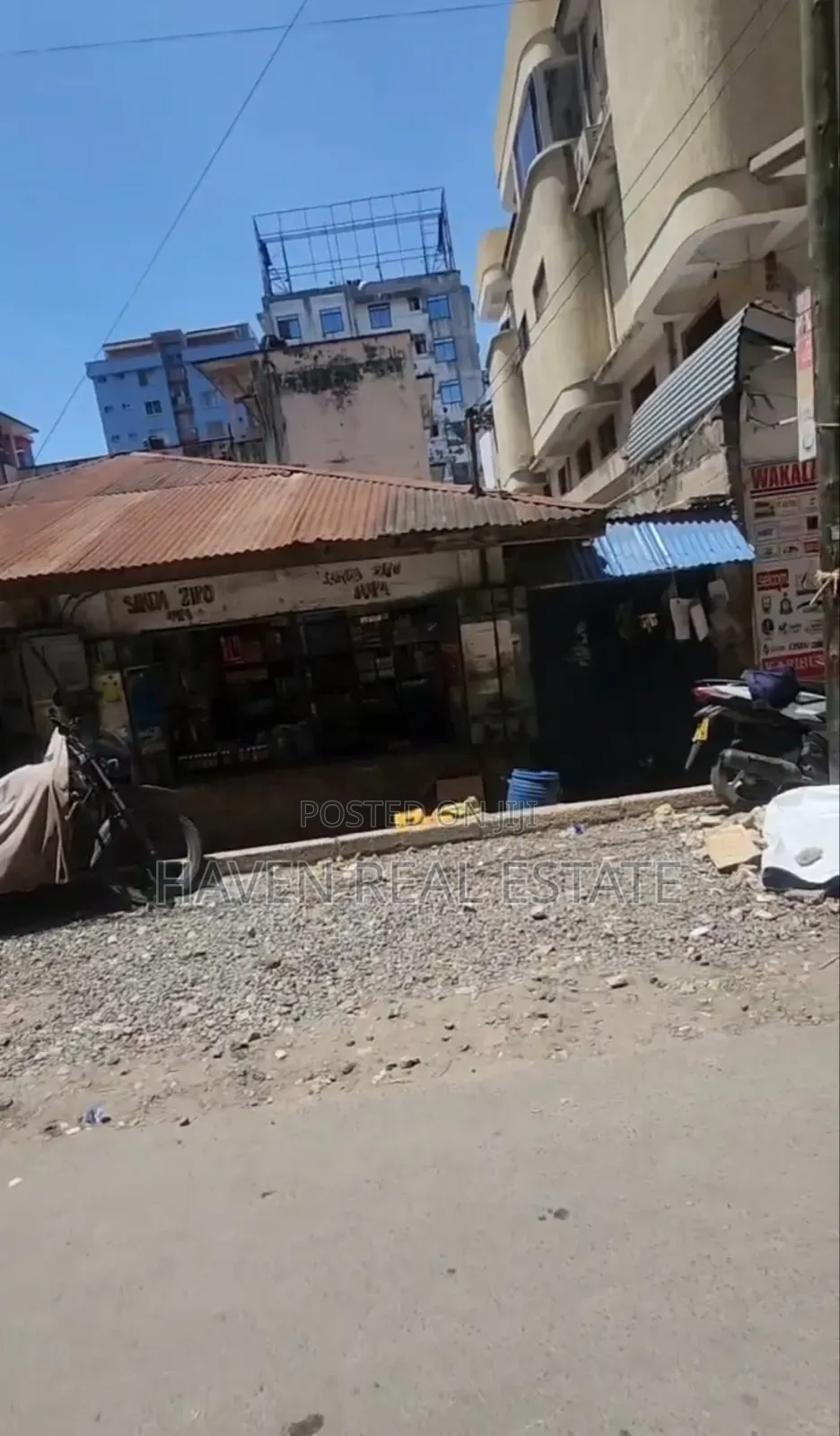 Kiwanja Kinauzwa Kariakoo