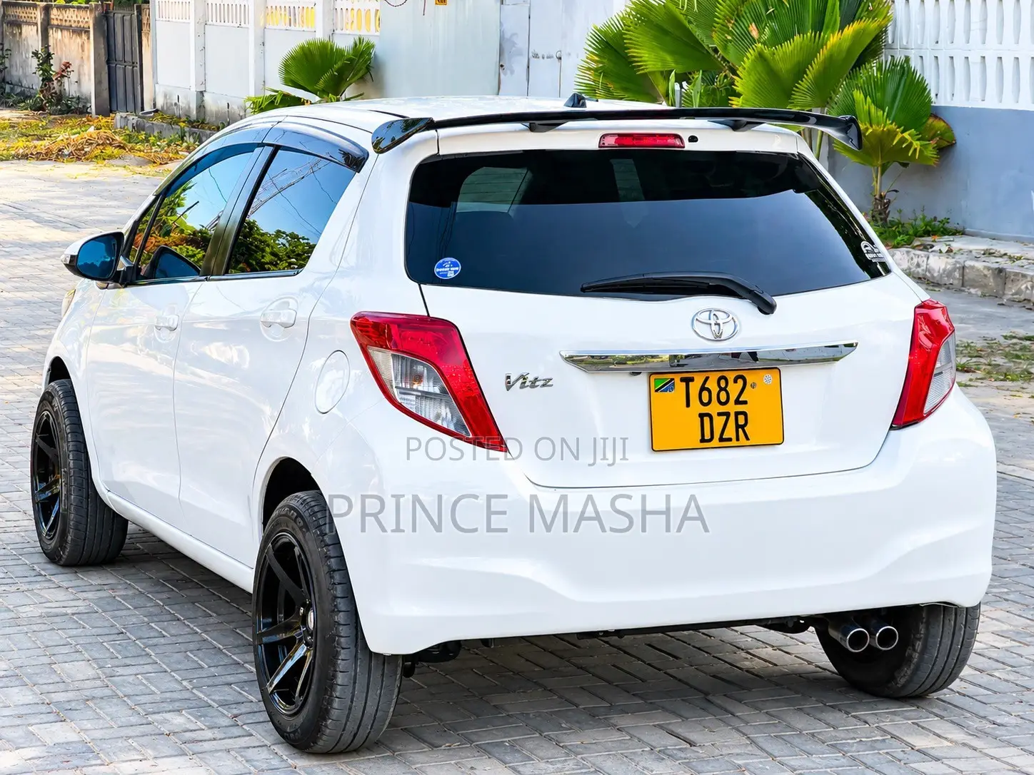 Toyota Vitz 2012 White