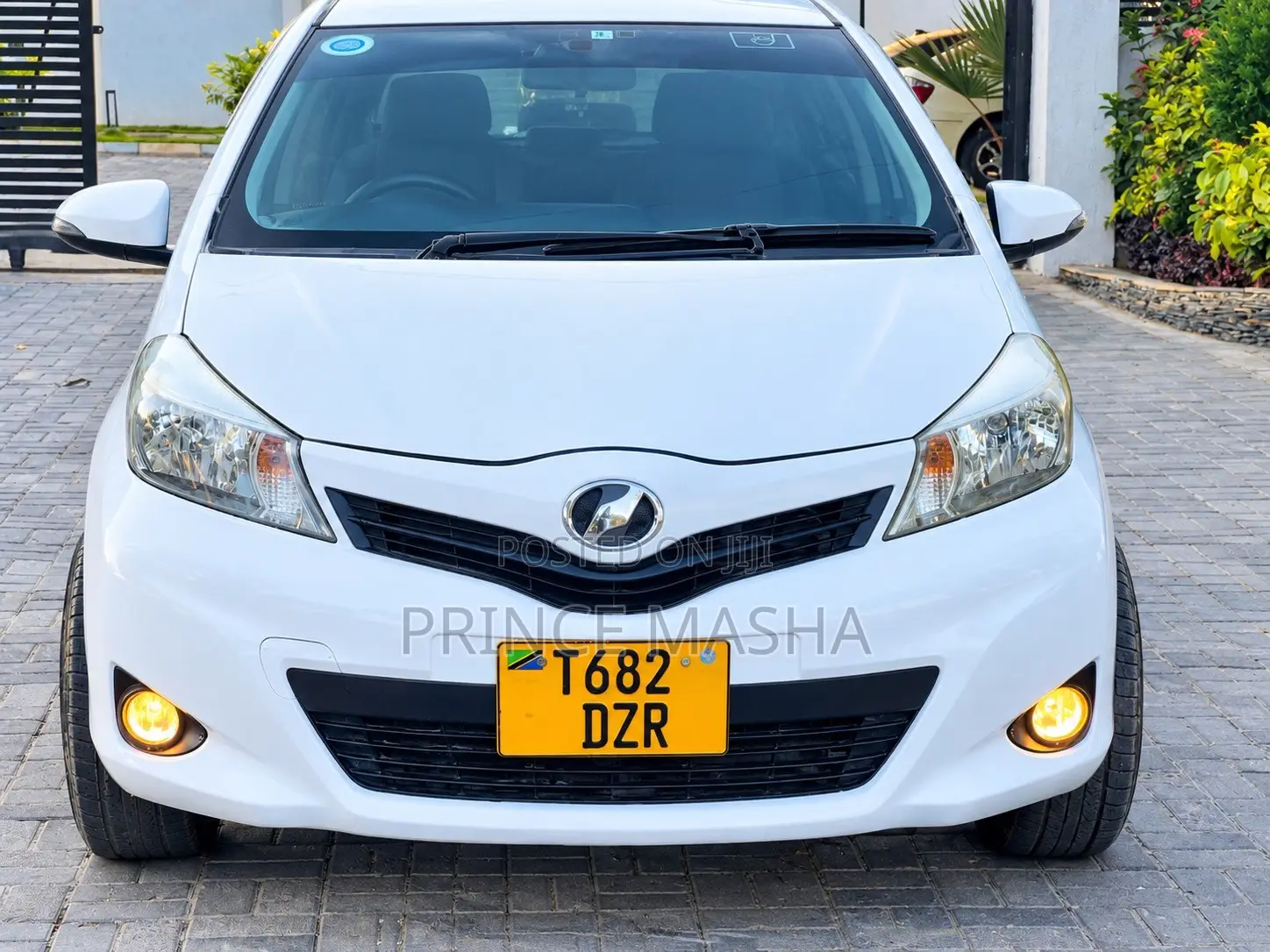 Toyota Vitz 2012 White