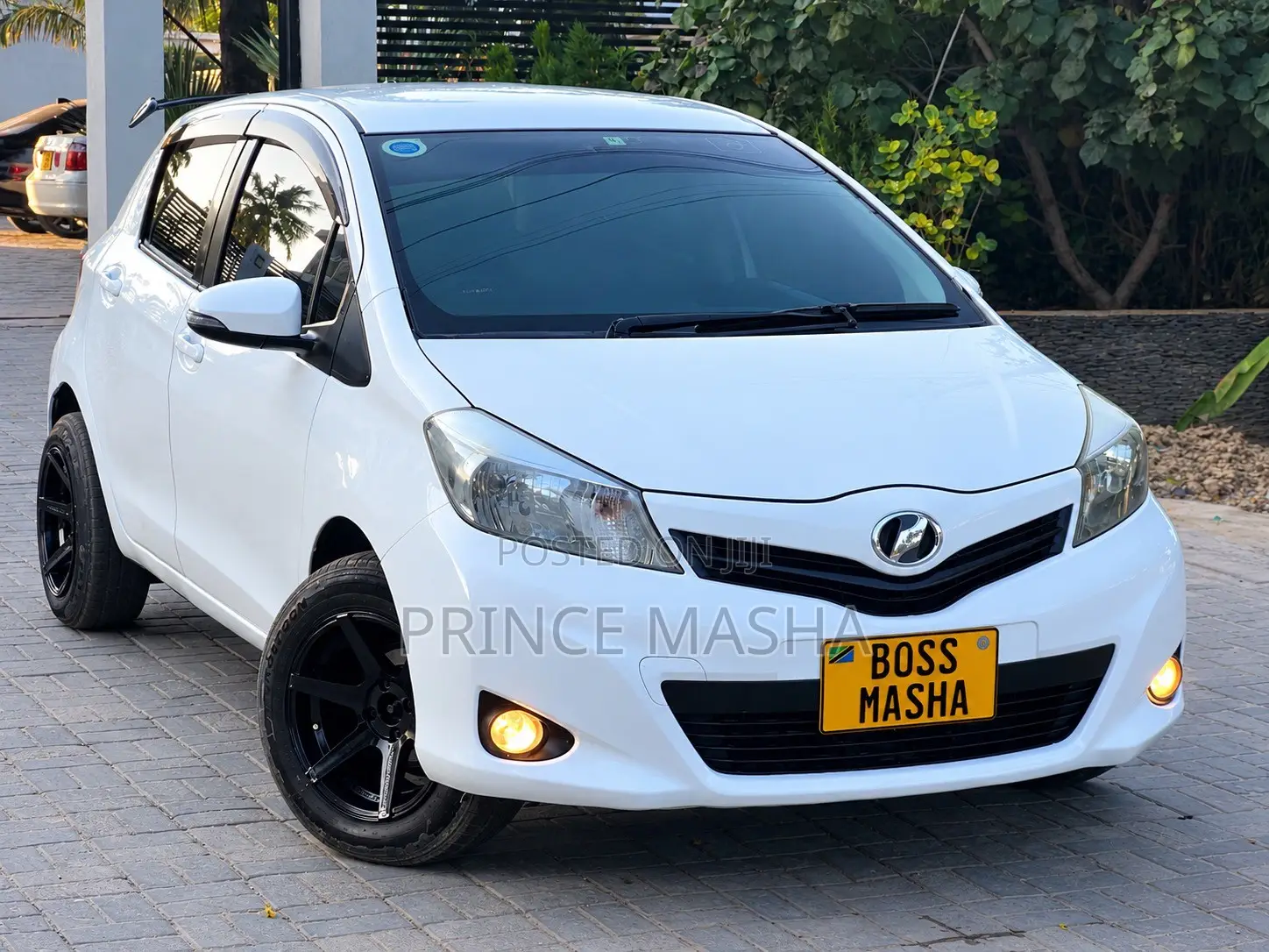 Toyota Vitz 2012 White