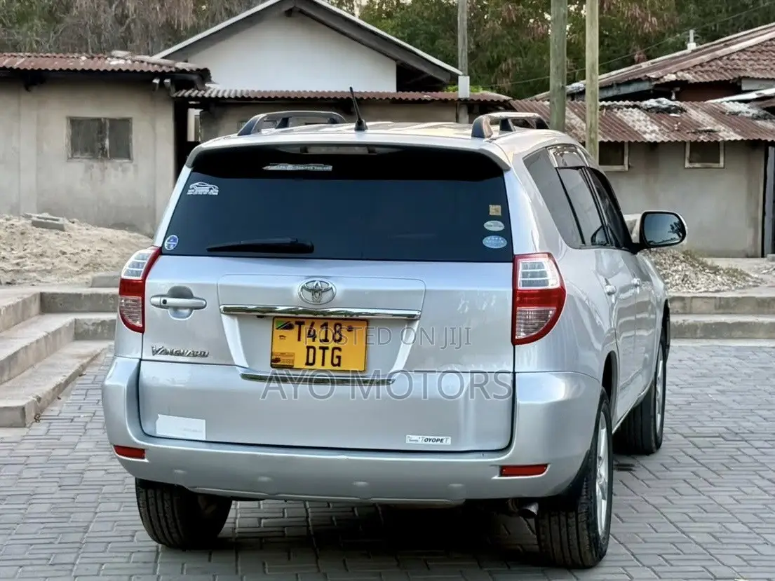 Toyota Vanguard 2009 Silver