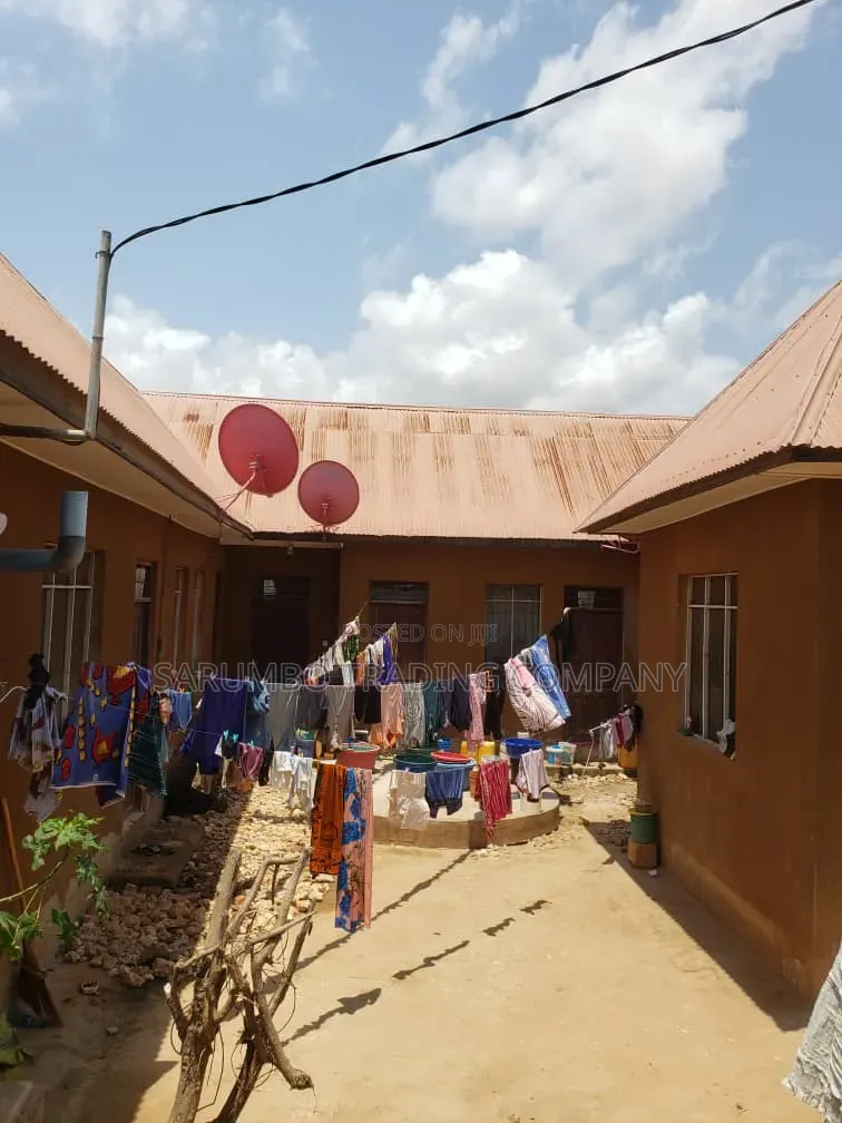 7bdrm Apartment in Madale Mbopo, Mbezi Beach for sale