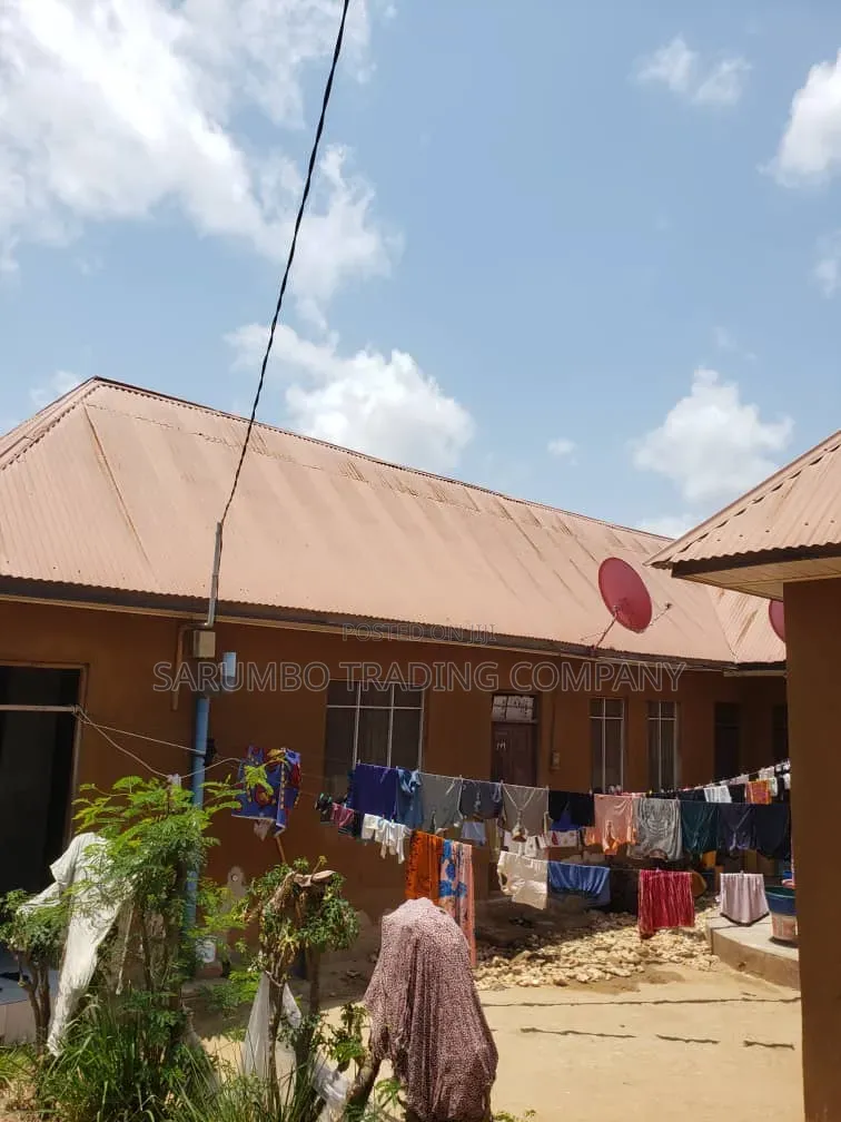 7bdrm Apartment in Madale Mbopo, Mbezi Beach for sale