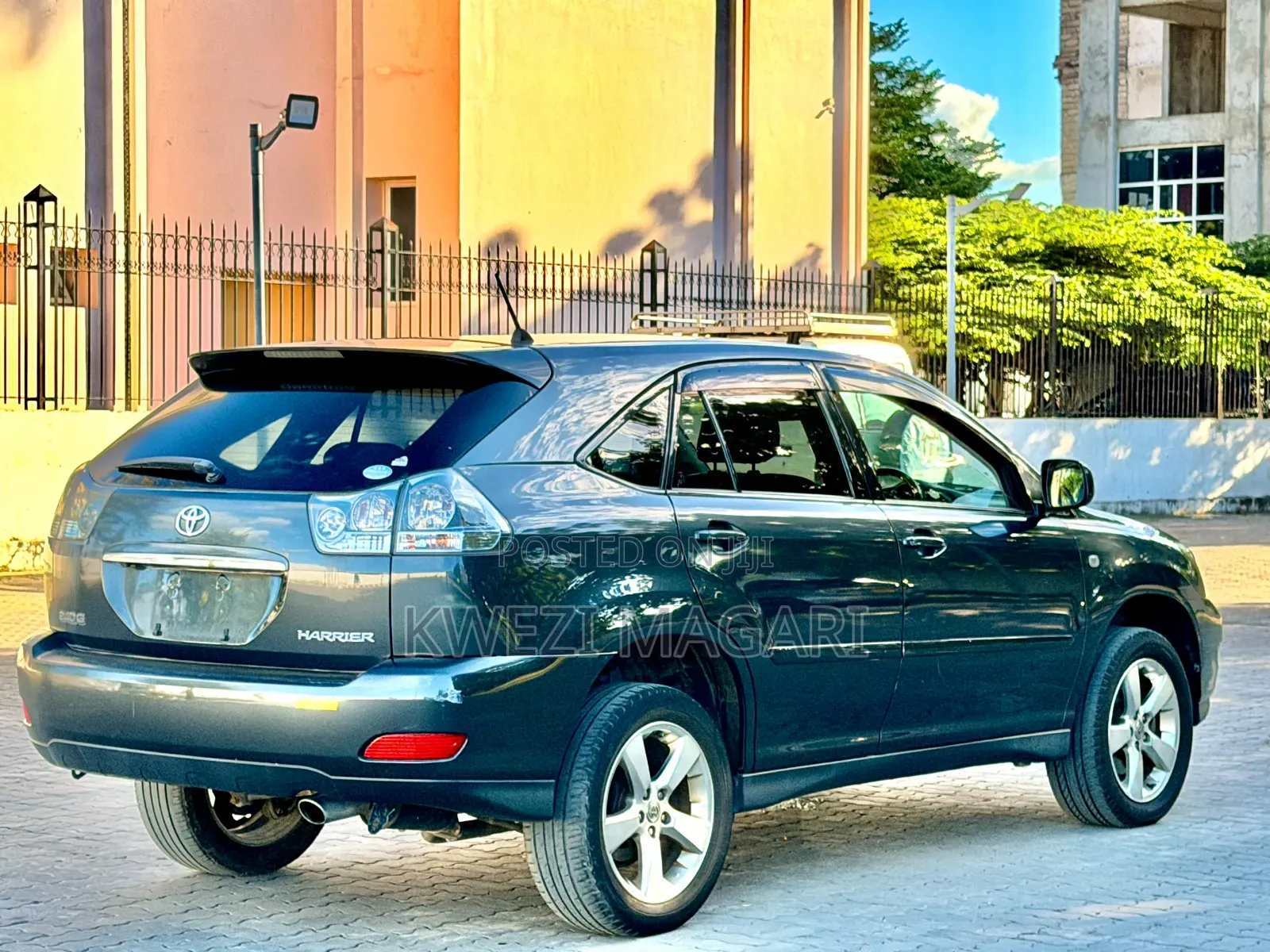 Toyota Harrier 2004 Black