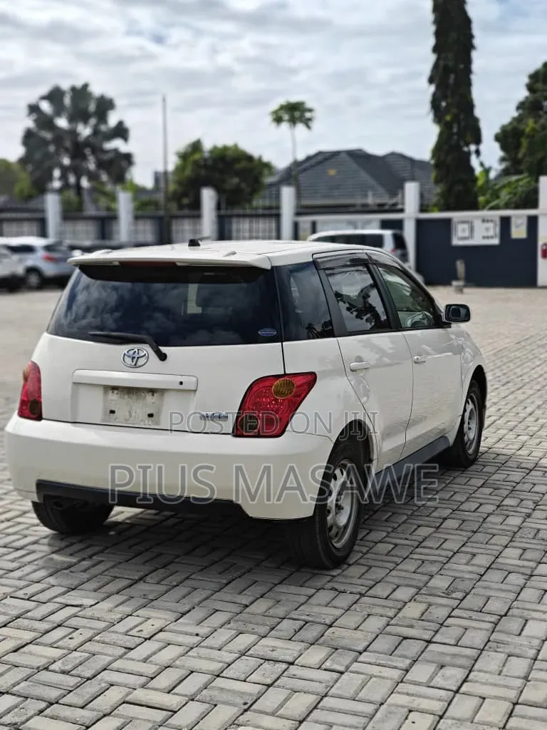 Toyota IST 2006 Pearl