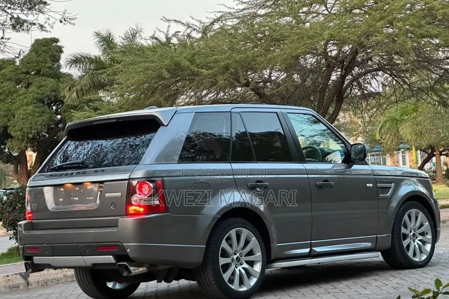Land Rover Range Rover Sport 2010 Gray