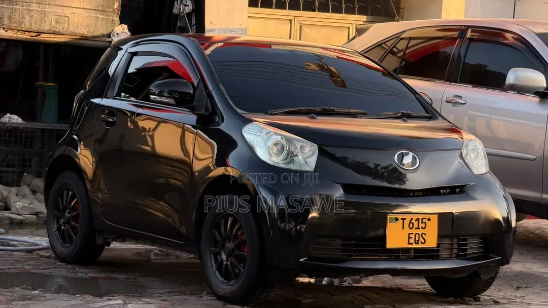 Toyota iQ 1.3 2010 Black