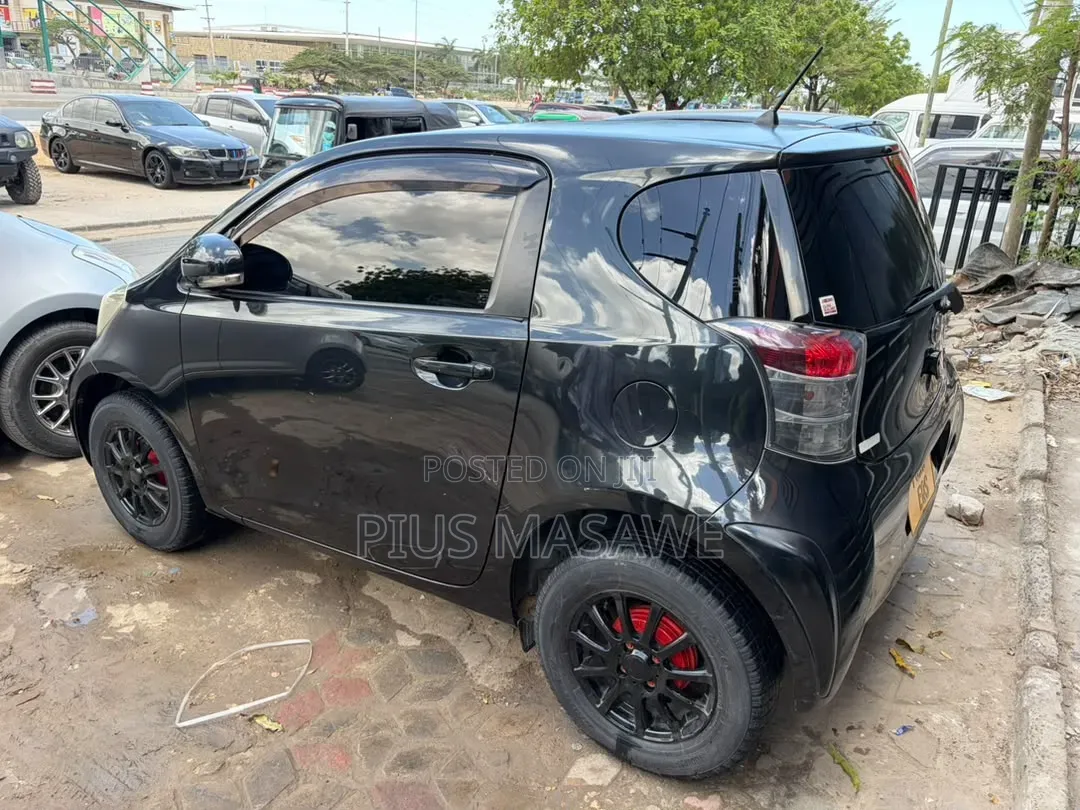 Toyota iQ 1.3 2010 Black